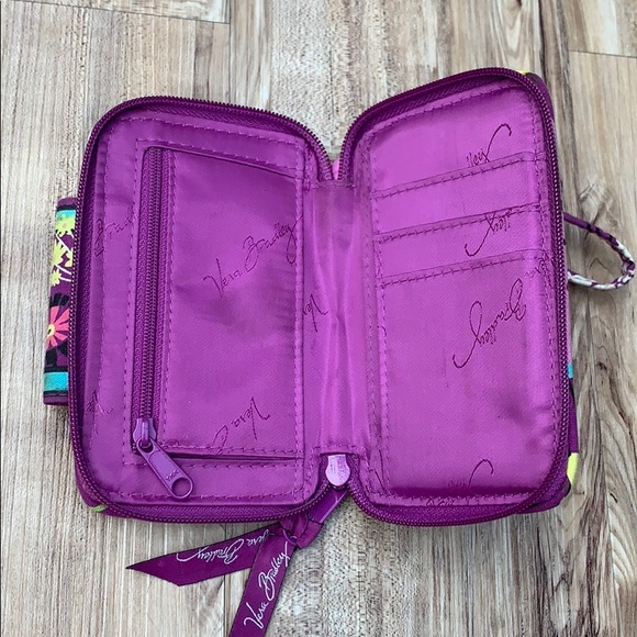 Vera Bradley wristlet - Picture 3 of 4